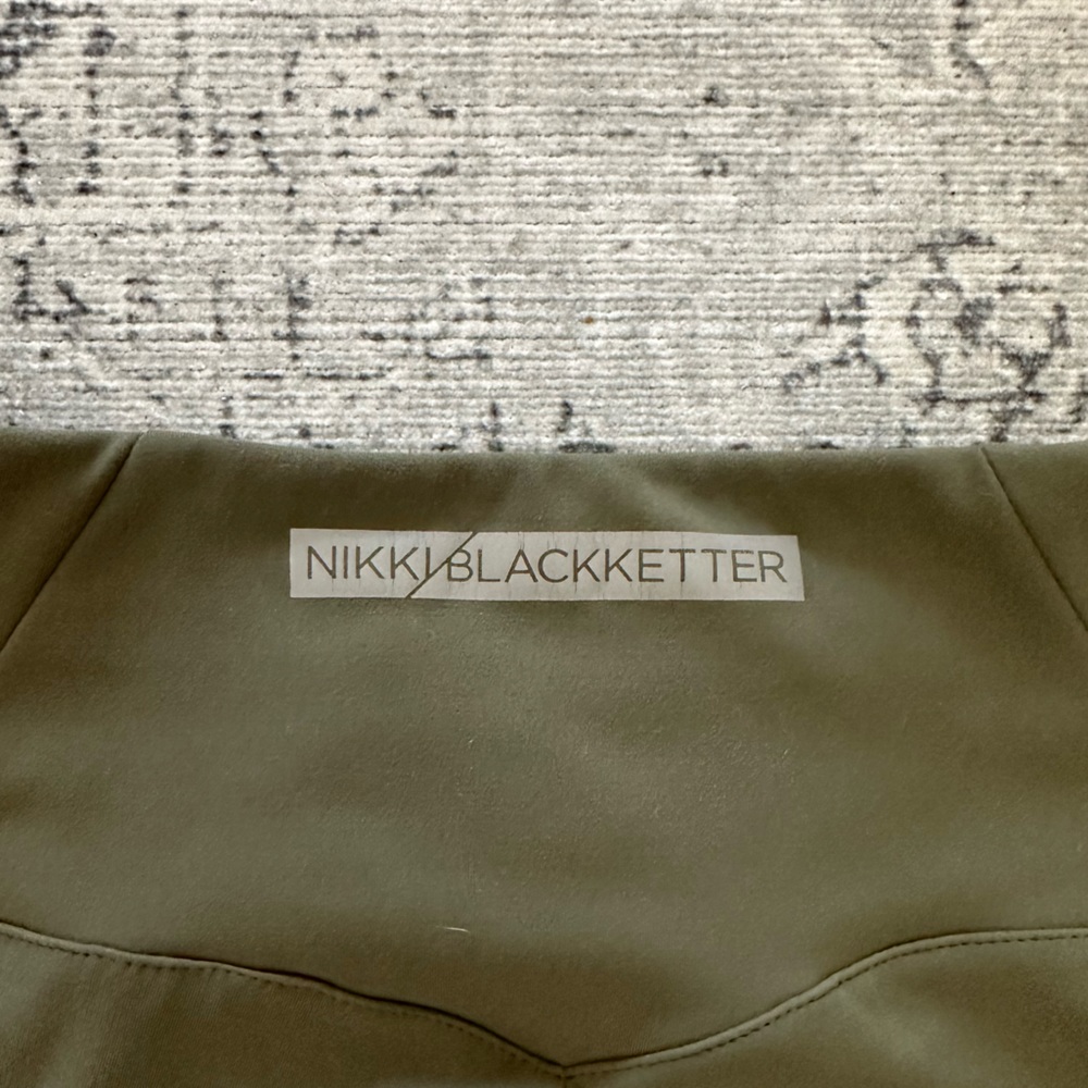 Olive Gymshark x Nikki Blackketter Leggings - Picture 3 of 6